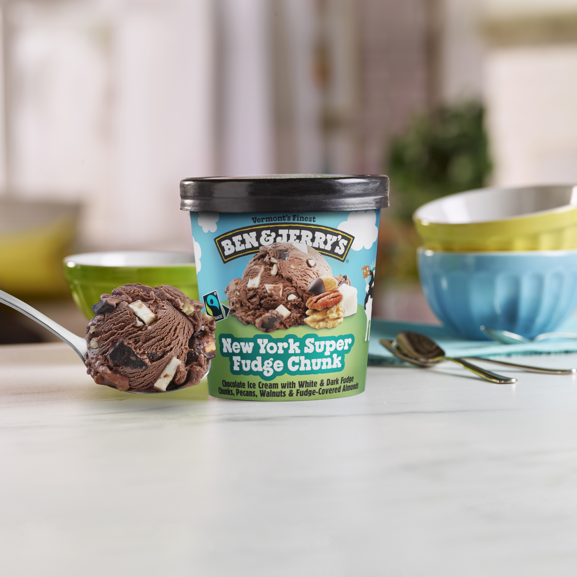New York Super Fudge Chunk Ice Cream - Pint 2 / 5