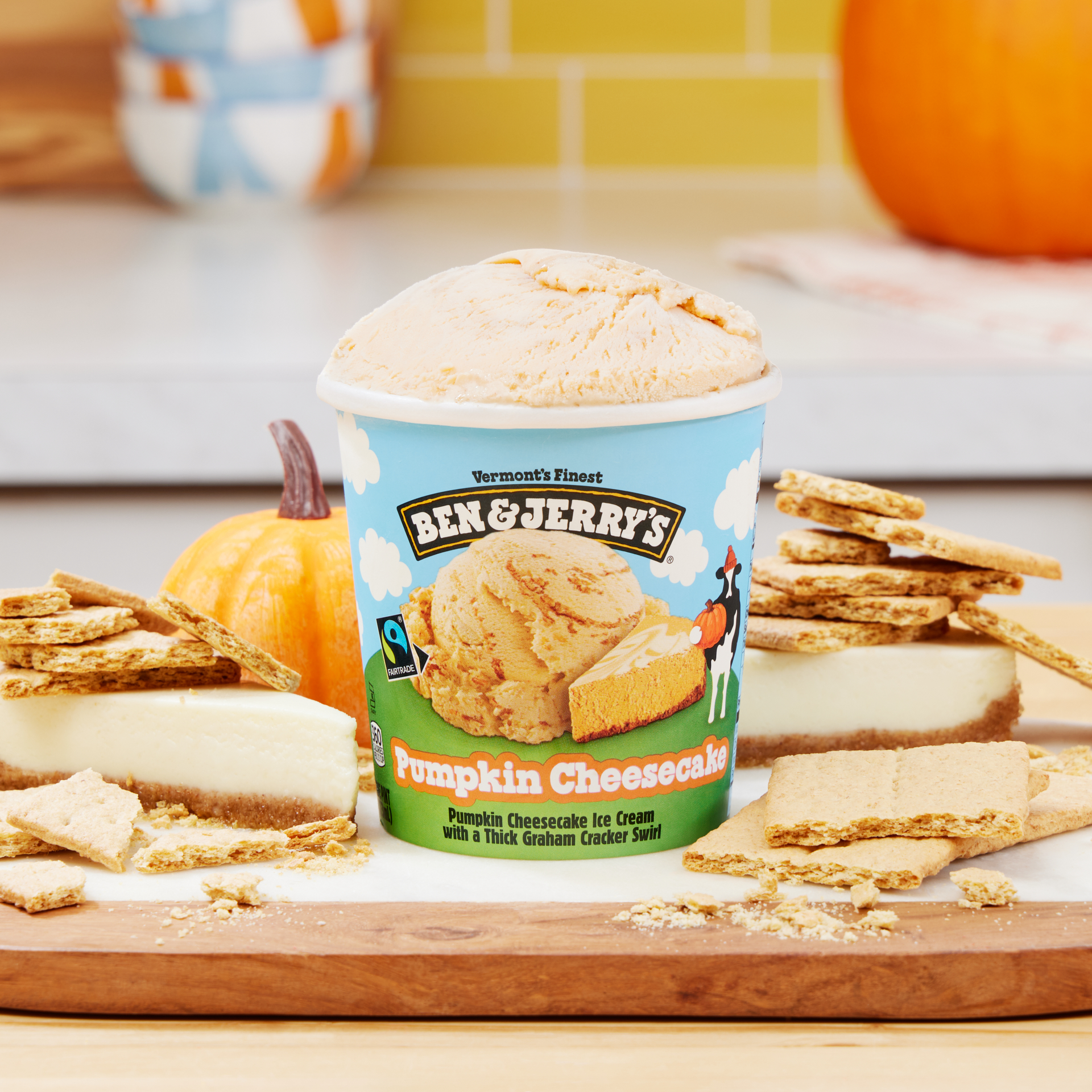 Pumpkin Cheesecake Ice Cream - Pint 2 / 5