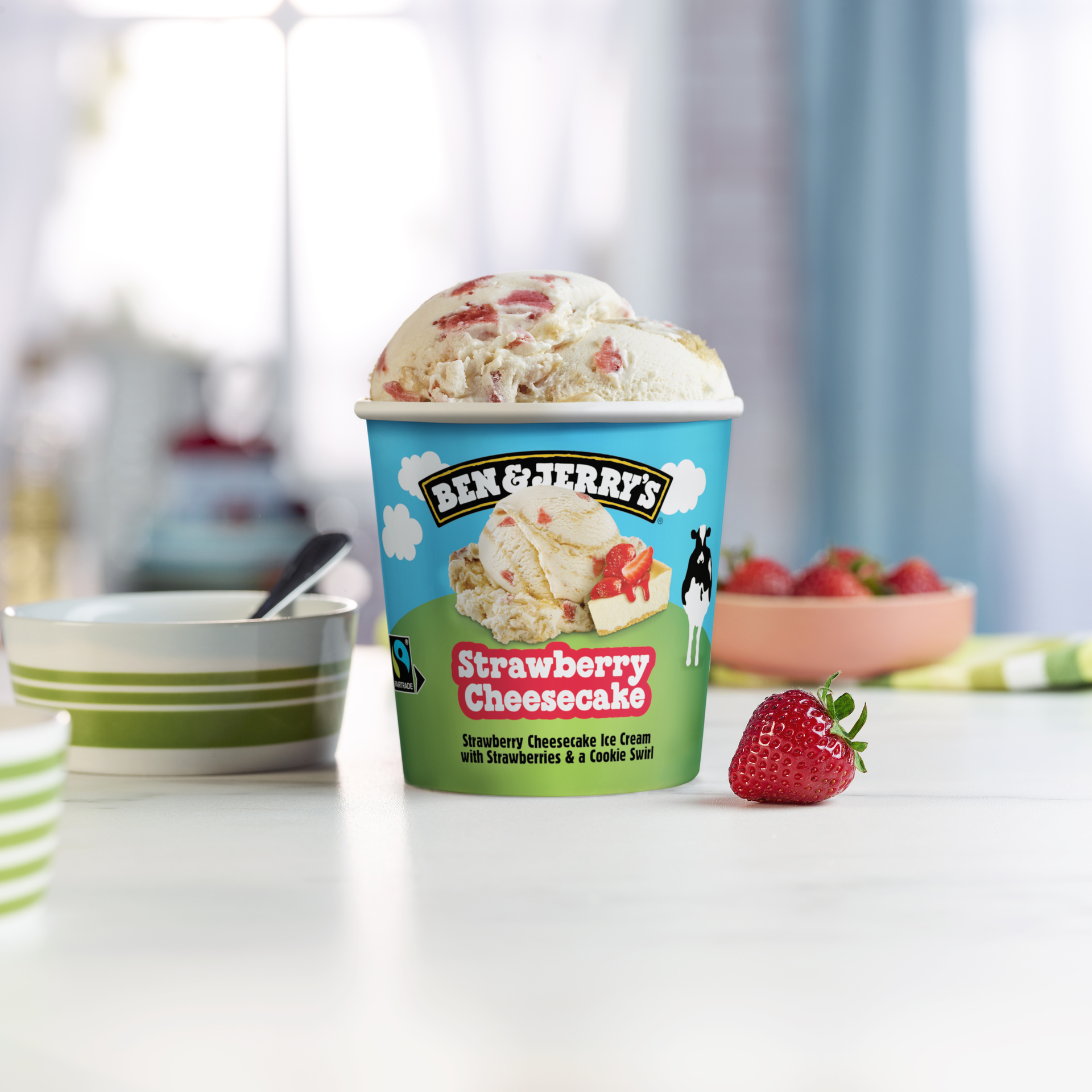 Strawberry Cheesecake Ice Cream - Pint 4 / 5