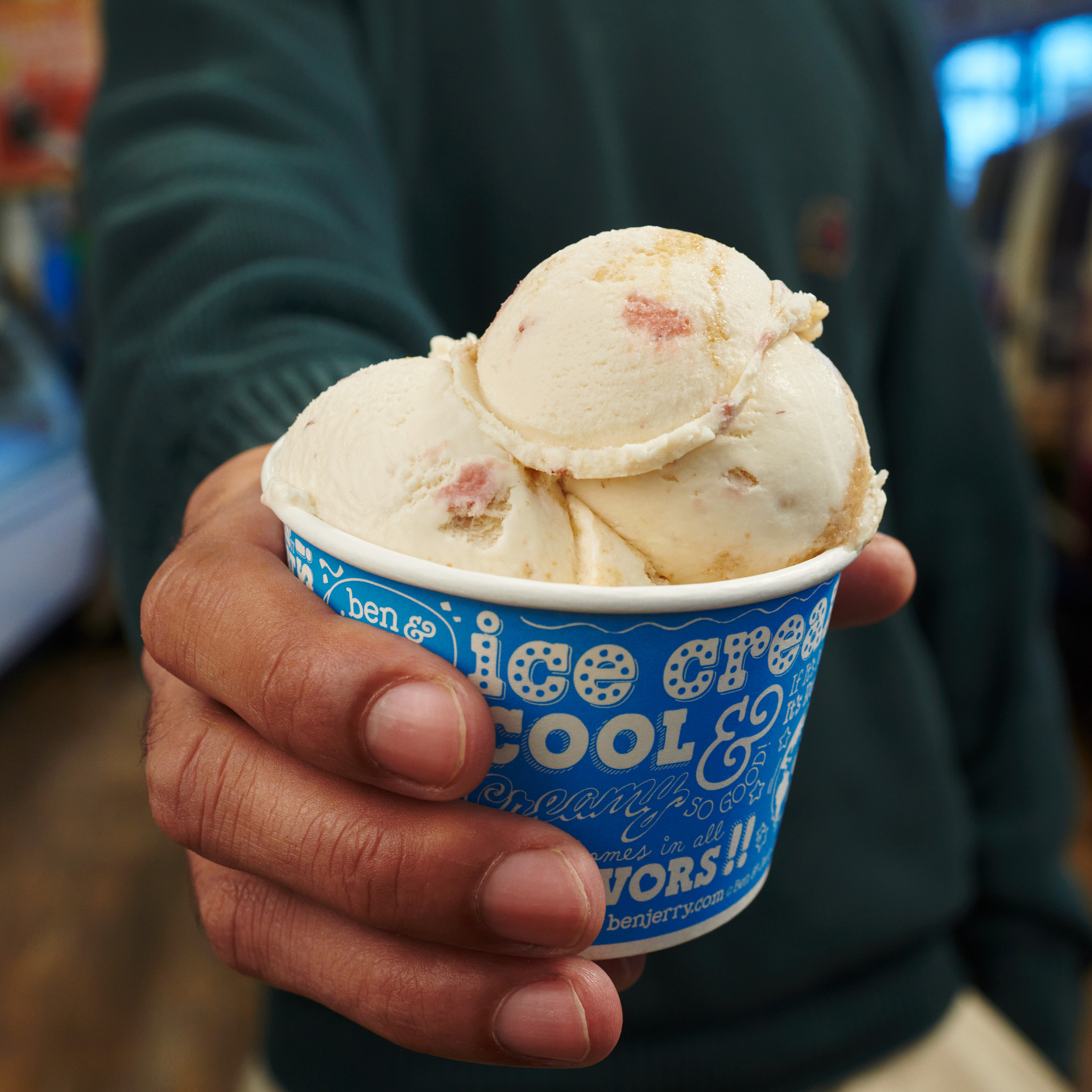 Strawberry Cheezecake Ice Cream - Bulk 3 / 3