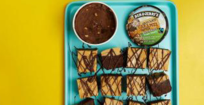 Chocolate & Peanut Butter Vegan Fudge