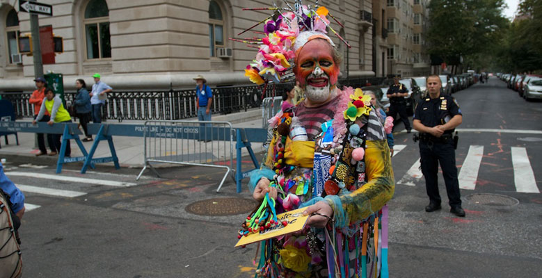 Clown in line
